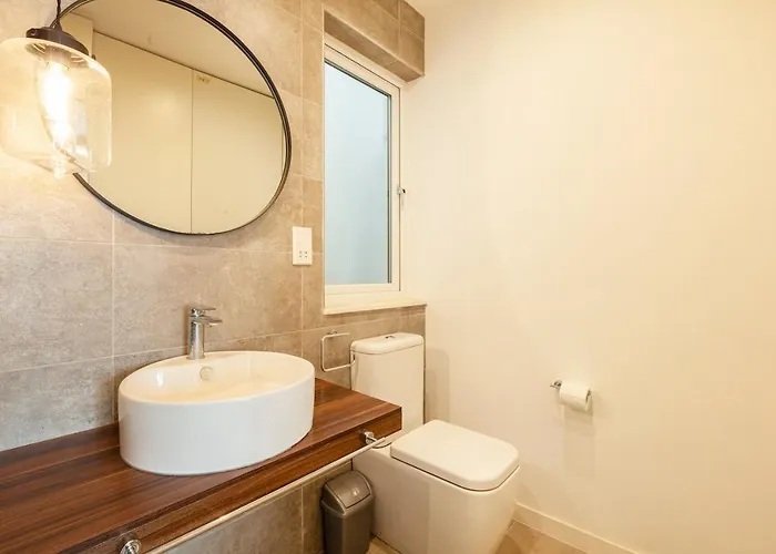 Stylish 1-bedroom In Malta *